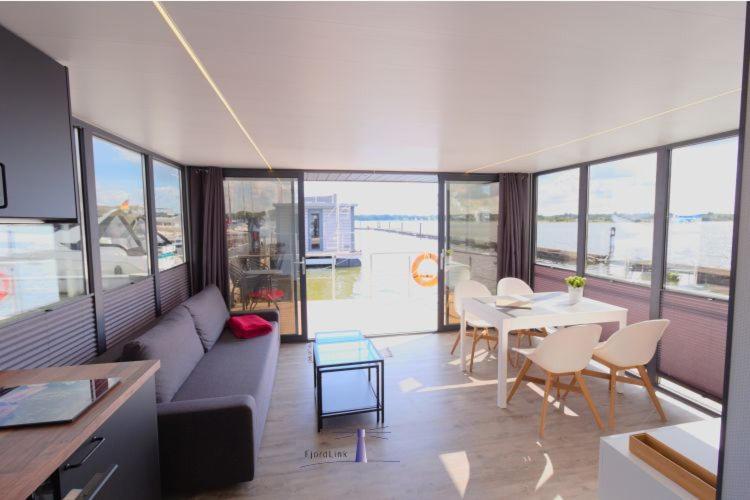 فندق Hausboot Fjord Aries Mit Dachterrasse In شلسفيغ المظهر الخارجي الصورة